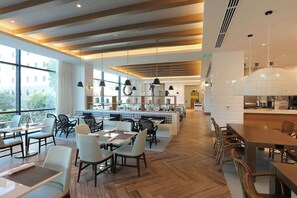 Bar (on property) - Courtyard By Marriott Santo Domingo Piantini (Santo Domingo)