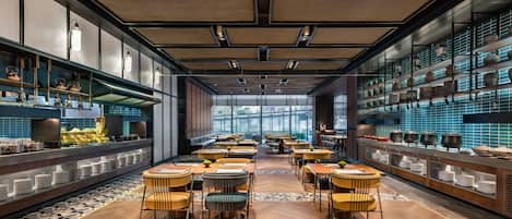2 restaurants, spécialités Cuisine internationale