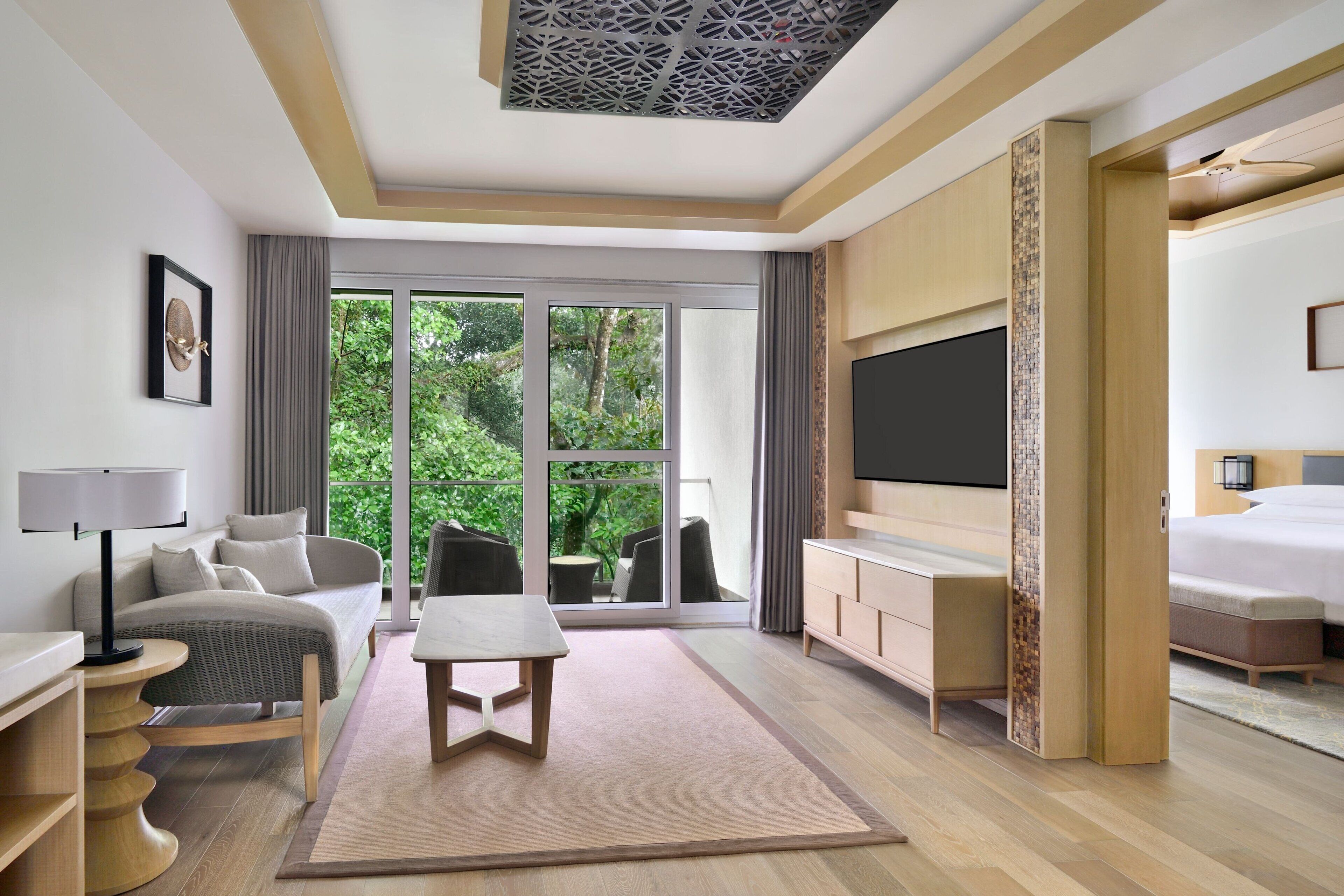 Suite, 1 Bedroom, Garden View | Property amenity