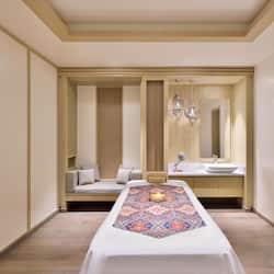 Couples treatment room(s), hot tub, body treatments, hydrotherapy