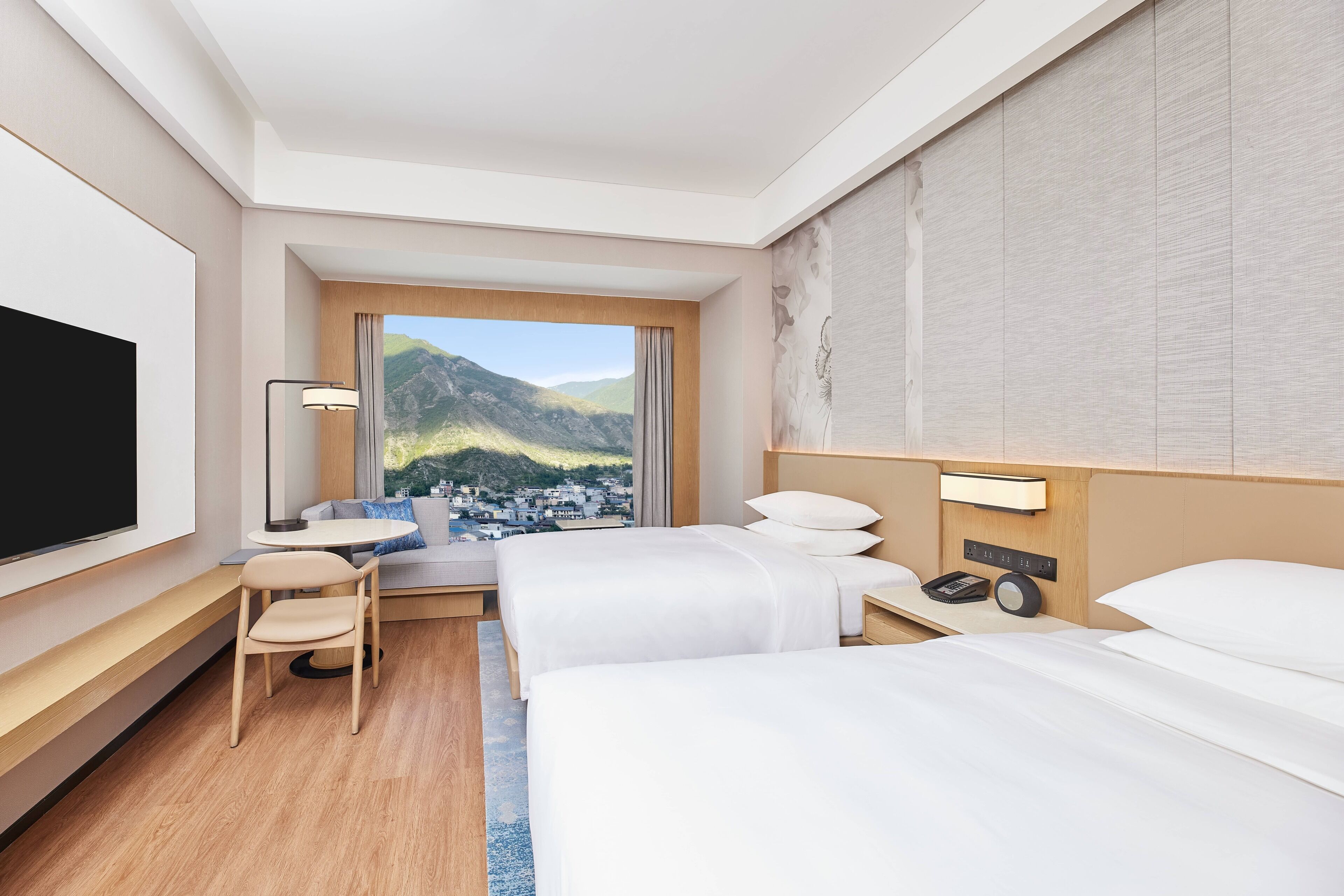 Kamar Deluks, 2 Tempat Tidur Double, pemandangan kota | Selimut bulu angsa, kedap suara, setrika/meja setrika, dan Wi-Fi gratis