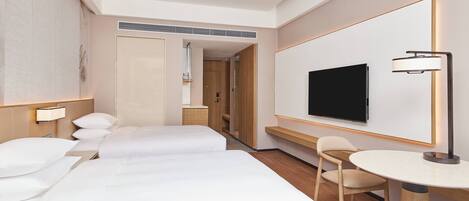 Standardzimmer, 2 Doppelbetten, Bergblick | Daunenbettdecken, schallisolierte Zimmer, Bügeleisen/Bügelbrett