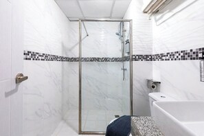 Family Room, Balcony | Bathroom - Siam Rama 9 Hotel (Bangkok)