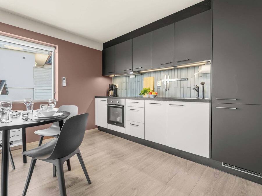 冰箱、微波炉、烤箱、炉灶