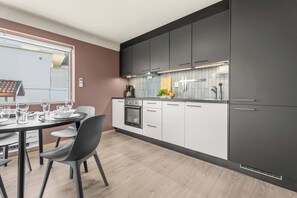 Fridge, microwave, oven, stovetop - Telemark Apartments (Porsgrunn)