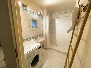 Dusch, hÄrtork och handdukar