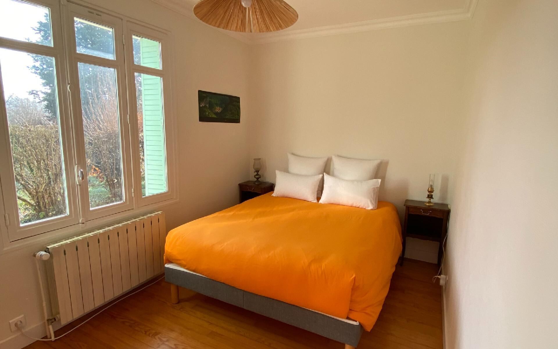 4 多间卧室、熨斗/熨衣板、上网接入