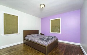 3 bedrooms, desk, iron/ironing board, free WiFi