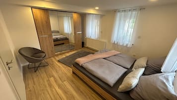 2 habitaciones, cuna de viaje, wifi y ropa de cama
