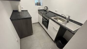 Kühlschrank, Ofen, Herdplatte, Geschirrspüler