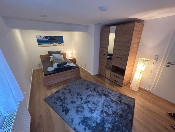 2 Schlafzimmer, Reisekinderbett, WLAN, Bettwäsche