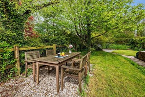 Outdoor dining - 2 Bed in Torrington (oc-p27344) (Langtree)