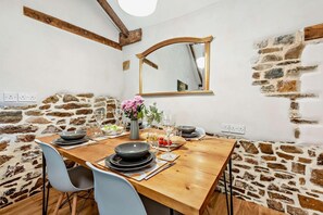 Dining - 2 Bed in Torrington (oc-p27344) (Langtree)