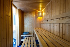 Kostenlose Toilettenartikel, Haartrockner, Hausschuhe