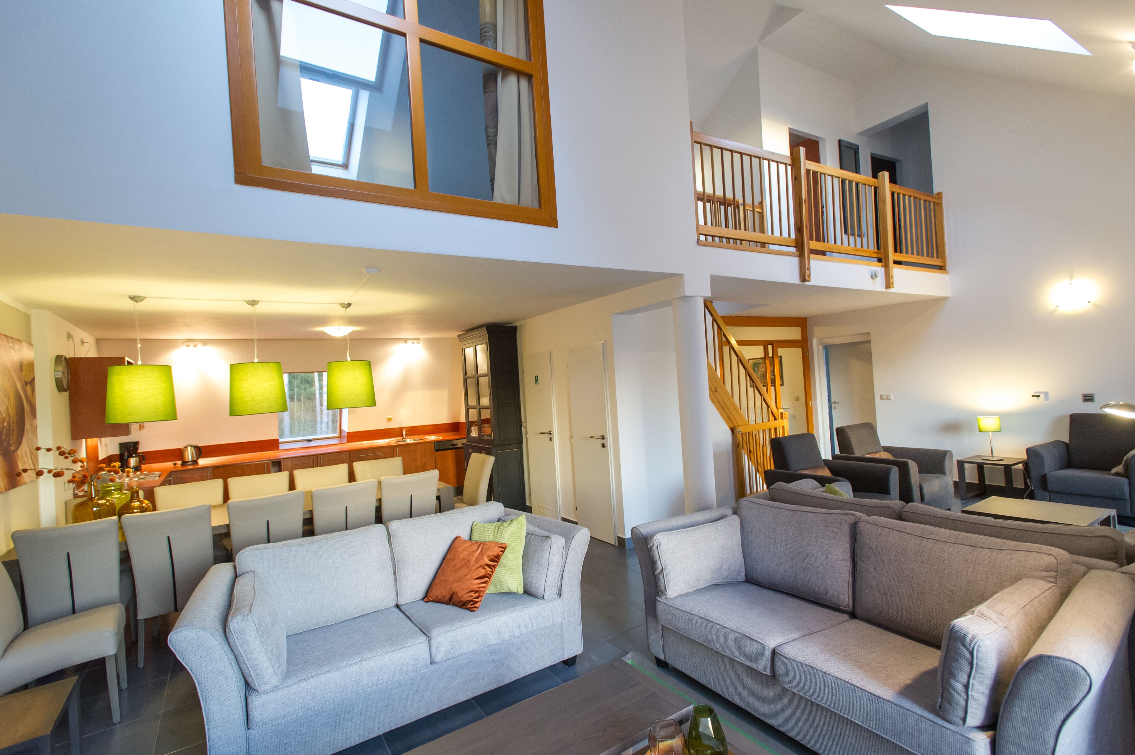Grand Loft | Living area | 43-inch LED TV with satellite channels, fireplace, DVD player