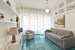 Living room - IzzHome Holiday Terrace (Cagliari)