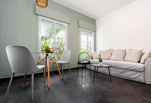 Apartment, 1 Bedroom | Living area