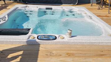 Bain à remous extérieur