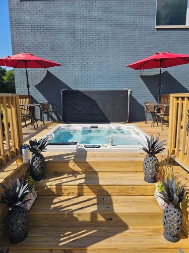 The 3R Bed N Breakfast PER ROOM price