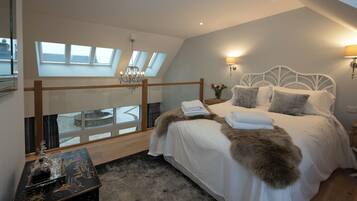 11 bedrooms, iron/ironing board, travel cot, free WiFi