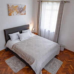 2 bedrooms, iron/ironing board, WiFi, bed sheets