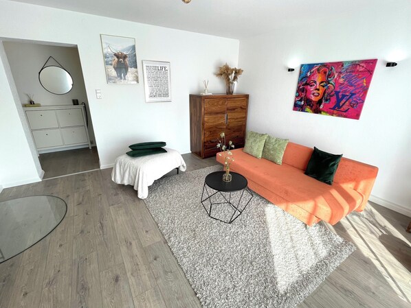 Flat-screen TV, fireplace