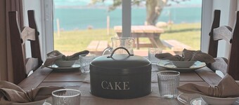 Primrose Cottage - sleeps 4 guests  in 2 bedrooms