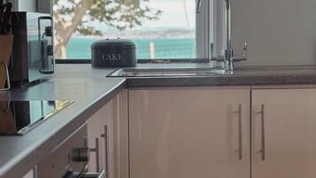 KylskÄp, mikrovÄgsugn, ugn och brödrost