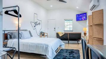 1 bedroom, iron/ironing board, WiFi, bed sheets