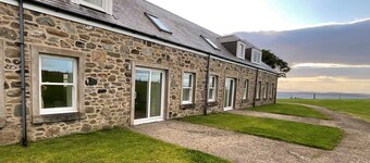 Buttercup Cottage - sleeps 5 guests  in 3 bedrooms