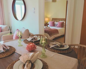 2 dormitorios, tabla de planchar con plancha, wifi y ropa de cama