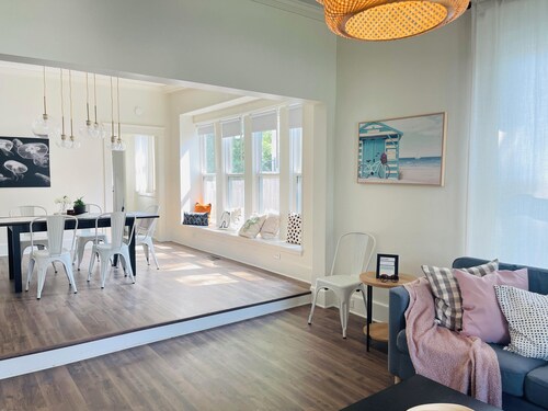 Chic Crosstown Bungalow with large fenced backyard!