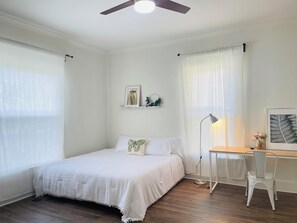 3 bedrooms, iron/ironing board, WiFi, bed sheets - Chic Crosstown Bungalow with large fenced backyard! (Memphis)