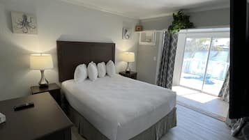 2 slaapkamers, een bureau, een strijkplank/strijkijzer
