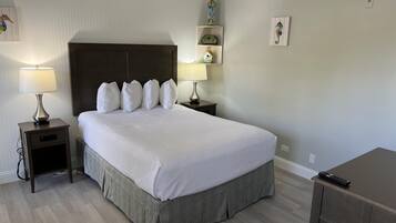 2 bedrooms, desk, iron/ironing board