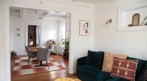 Interior - Walk to downtown from charming 2bd (Saratoga Springs)