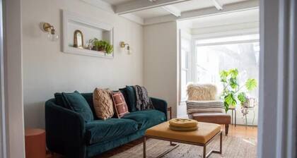 Walk to downtown from charming 2bd