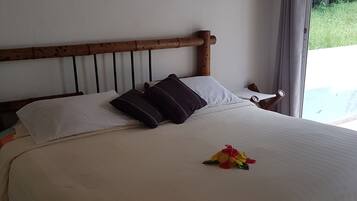 Memory-foam beds, in-room safe, individually decorated