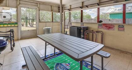 Screened Porch: Remote Harlingen House!