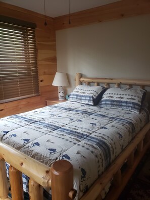 3 bedrooms, travel cot, free WiFi, bed sheets