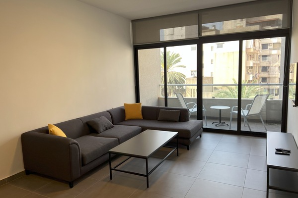 Apartamento junior | Zona de estar | Televisión LED de 42 pulgadas con canales por satélite
