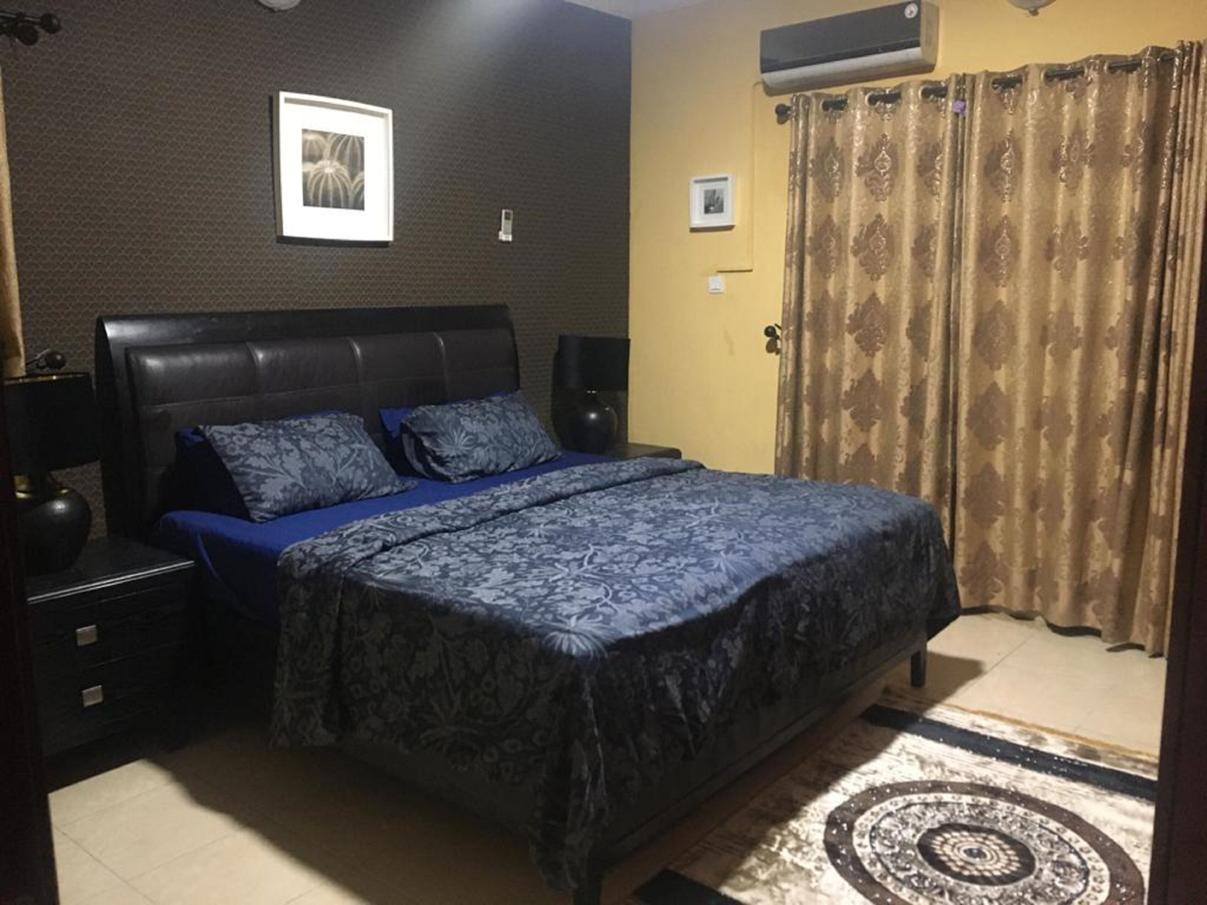 Classic Apartment | 3 bedrooms, free WiFi