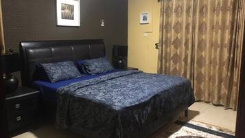 Classic Apartment | 3 bedrooms, free WiFi