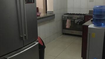Classic Apartment | Private kitchen | Full-size fridge, microwave, oven, dishwasher