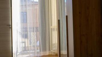 1 camera, ferro/asse da stiro, culla da viaggio, Wi-Fi gratuito