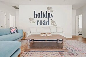 Interior - Holiday Haven*Hot Tub*Steps to Beach, Holiday Haven-Golf Cart-Outdoor Theater-Beach (Miramar Beach)