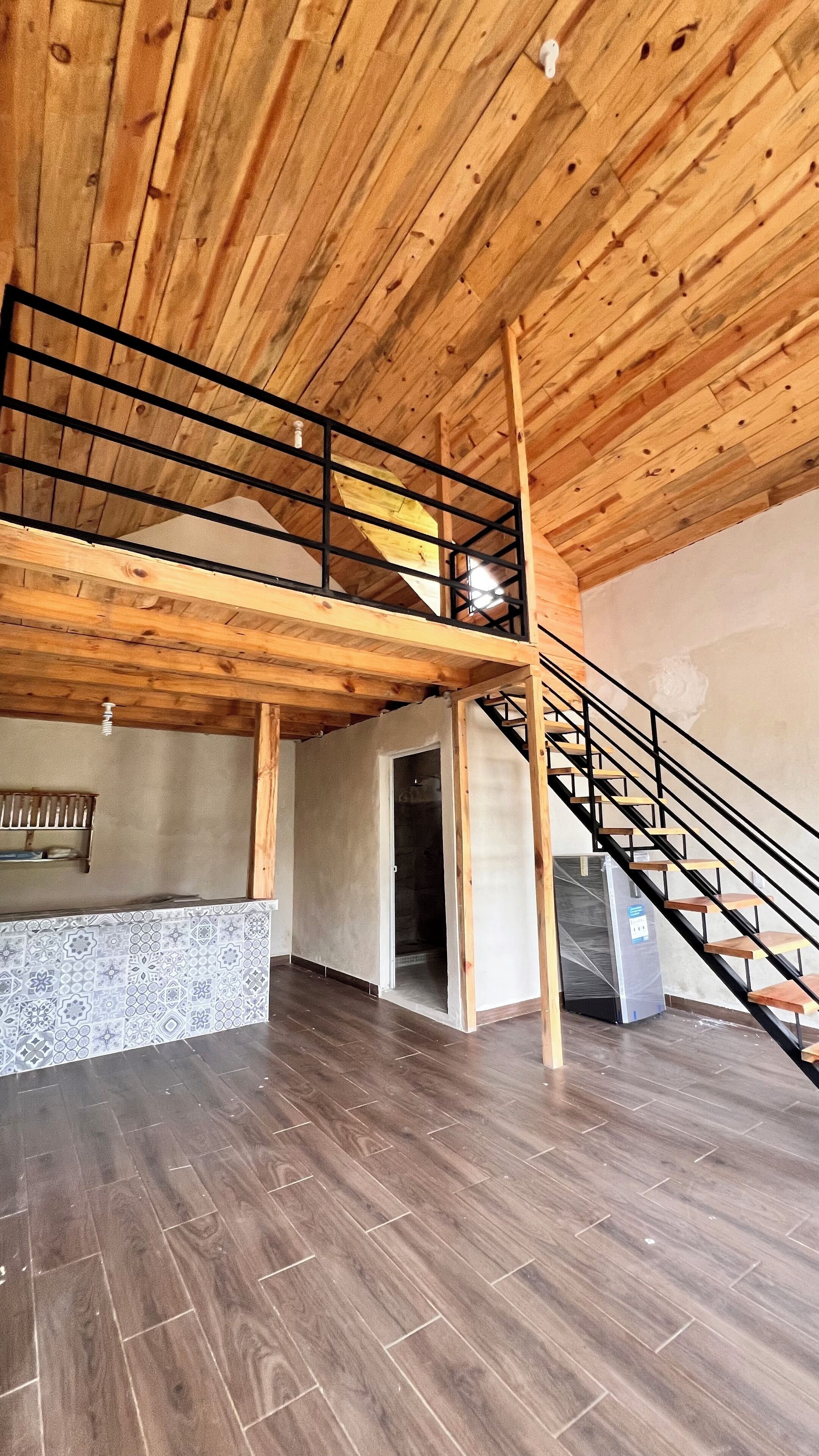 Comfort-mökki | Yksilöllisesti sisustettu, yksilöllisesti kalustettu, ilmainen Wi-Fi