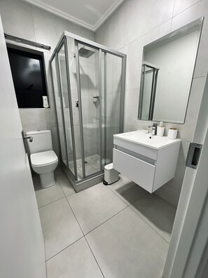 Classic Apartment | Bathroom