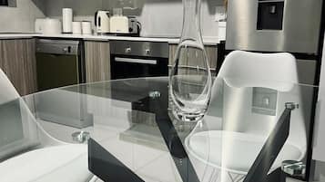 Apartamento clásico | Cocina privada | Frigorífico grande y tostadora