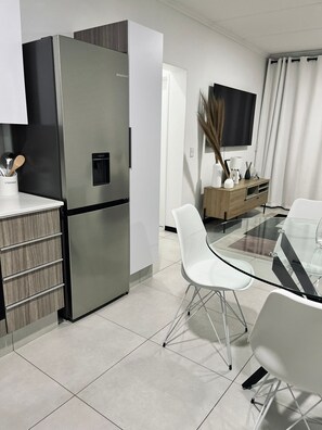 Apartament clàssic | Cuina privada | Frigorífic gran i torradora 